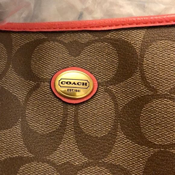 Coach Handbag - Picture 3 of 8